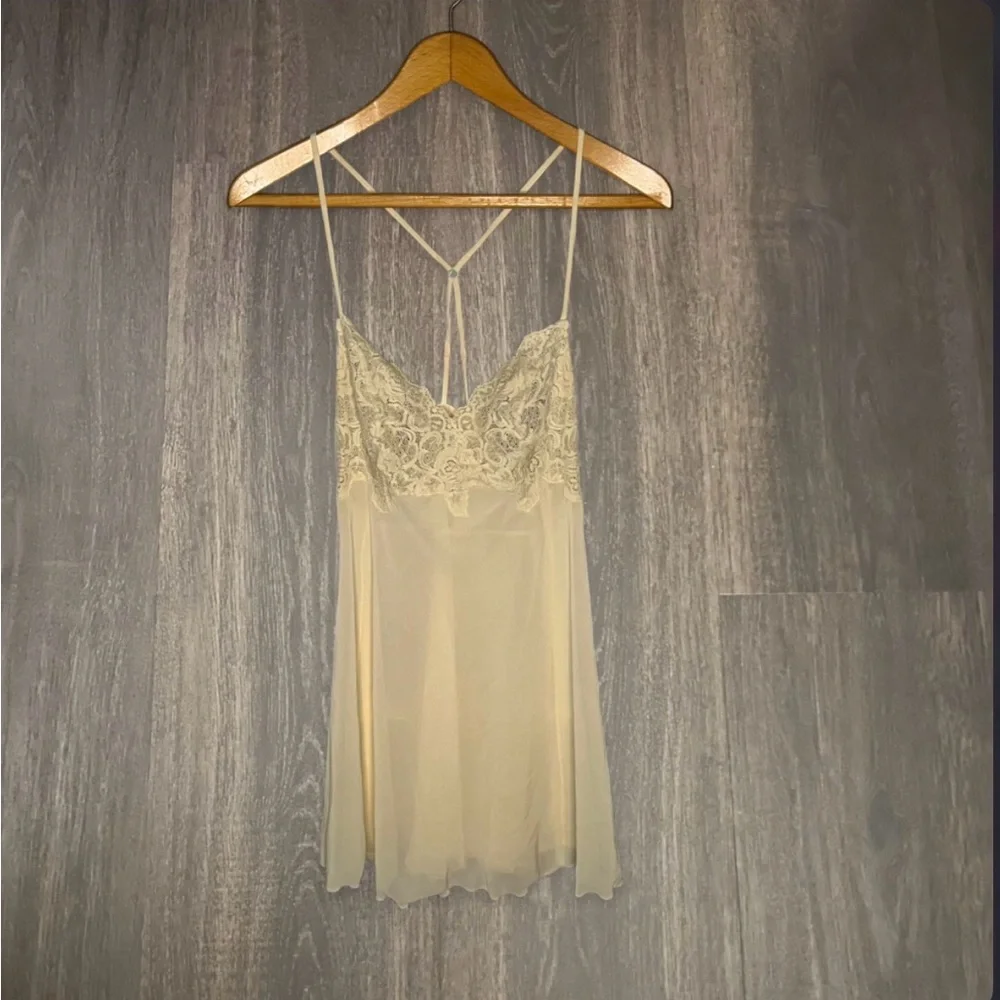 Victoria’s Secret Sheer‎ Lace Slip Dress Medium Ivory Strappy Back